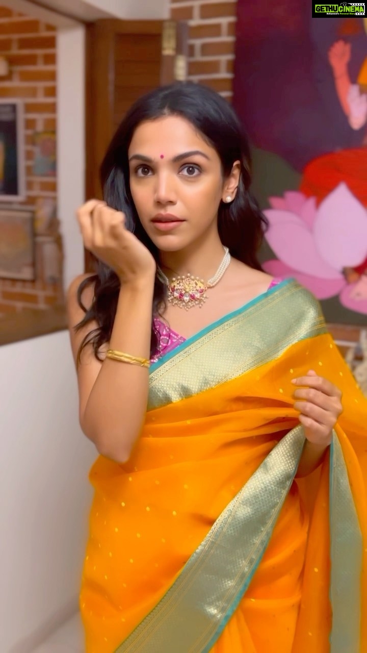 Shriya Pilgaonkar Instagram - Ma’s Saree , Aji’s jewellery and my bindi 🧡 #Saree #Traditional #ganeshchaturthi #Heritage