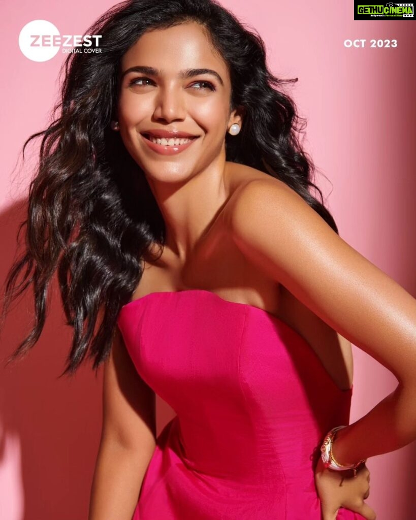 Shriya Pilgaonkar Instagram - #ZeeZestDigitalCover A glance at @shriya.pilgaonkar’s Instagram profile will reveal that she was bitten by wanderlust a very long time ago. “Travelling is food for my soul! It helps me nourish myself as an actor,” she says. Her favourite travel companion though is an unlikely choice for most millennials—her grandfather. “My grandfather and I have a very special travel bond and a travel connection. He's always loved to travel and it was his dream to complete a hundred countries and recently he managed to complete it. He's travelled to 102 countries now and I have had the fortune of travelling with him and taking him also.” The most memorable for her would be the time Shriya and her grandfather went on a trip to Iceland together. Part of Titan’s new workwear collection, the pure elegance of this watch in white with a studded bezel shines through on Shriya’s wrist. #FindYourJoy For the full cover story log on to zeezest.com Creative Consultant: @mitrajitb Photographer: @kunalgupta91 Watch Partner: @titanwatchesindia #FindYourJoy Stylist: @yuktisodha Makeup: @makeupandhairbyshruti Hair stylist: @darshana.mule Artist Reputation Management: @kpublicity @bhavikak27 Outfit: @labelmannatgupta @outhousejewellery @minerali_store