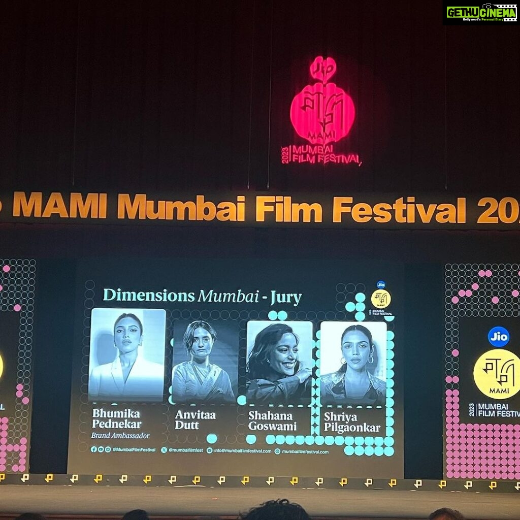 Shriya Pilgaonkar Instagram - MAMI Opening night @mumbaifilmfestival 🎬🥂 So happy that my favourite film festival is back in all its glory . So many memories associated with MAMI over the years. This year was special as I got to be part of the jury of Mumbai dimensions .Exciting week ahead ! Styled by @shreejarajgopal Wearing @dishapatilpretcouture Photos @portraitsbyvishal Jewellery @anmoljewellers HMU @darshana.mule @ravi090779