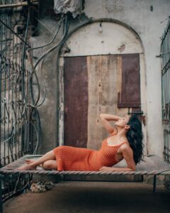 Shriya Pilgaonkar Instagram - 🧶📸@bharat_rawail 
@bombaebyaisha x @abhishekindu 

#Portraits #onthego #Raw #ShriyaPilgaonkar #bharatxshriya