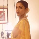 Shriya Pilgaonkar Instagram - शुभ दिवाली ! Happy Diwali 🧨🪔💛 @raw_mango • @curiocottagejewelry Images @palashsverma Video @stillstudios_ Shoutout to the amazing @safirock for this song 🧨