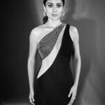 Shriya Saran Instagram – Styled by @sukritigrover 
Wearing @davidkomalondon 
Make up @makeupbymahendra7 
Hair @stylistsony 
Shot by @akshay_26