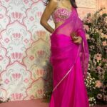 Shriya Saran Instagram - Thank you @sithara_kudige for this absolutely beautiful saree . It’s gorgeous ! Make up @makeupbymahendra7 Hair @stylistsony