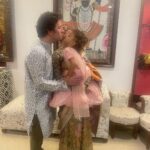 Shriya Saran Instagram - Happy Diwali Blouse @sithara_kudige ( gorgeous George ours ) Saree @vrk_heritage ( stunning saree ) MIL @rajattangriofficial ( you made this for her for my wedding , thank you ! Priceless ) Andrei is wearing gift from my mom ( you better like it ) Radha ( my princess ) @panchhi_bykanupriya ( she looked like a fairy , thank you )