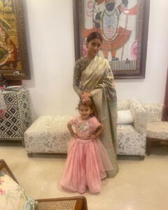 Shriya Saran Instagram - Happy Diwali Blouse @sithara_kudige ( gorgeous George ours ) Saree @vrk_heritage ( stunning saree ) MIL @rajattangriofficial ( you made this for her for my wedding , thank you ! Priceless ) Andrei is wearing gift from my mom ( you better like it ) Radha ( my princess ) @panchhi_bykanupriya ( she looked like a fairy , thank you )