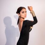 Shriya Saran Instagram - Outfit- @antithesis.in Jewellery- @bblingg_meghana @timelessjewelsby_s Rings @e3kjewelry @ishhaara Styled by- @sukritigrover Styling team- @vanigupta.23 @harshitadaga01 For @lorealindia event Make up @sakpalnilesh267 Hair @stylistsony