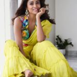 Shriya Saran Instagram - Shot by @venurasuri Make up @makeupbymahendra7 Styled @sukritigrover Wearing @dineshmalkani @heerhouseofjewellery @yuvaanjewels