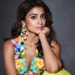 Shriya Saran Instagram - For @hswembroiderymachine Make up by @makeupbymahendra7 Styled by @sukritigrover Shot by @venurasuri Wearing @dineshmalkani @heerhouseofjewellery @yuvaanjewels