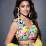 Shriya Saran Instagram - HYD .. @hswembroiderymachine Shot by @venurasuri Make up @makeupbymahendra7 @media9manoj Wearing @dineshmalkani @heerhouseofjewellery @yuvaanjewels Styled by @sukritigrover