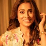 Shriya Saran Instagram - Happiness in my pocket Photogrpaher @media9manoj Make up @makeupbymahendra7 Wearing @payalsinghal