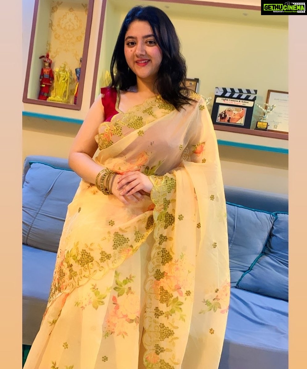 Shriya Sharma Instagram - When life gives you pimples, make them part of your radiant constellation! ✨💫 #GlowingThroughTheBumps #HappyDiwali #shriyasharma