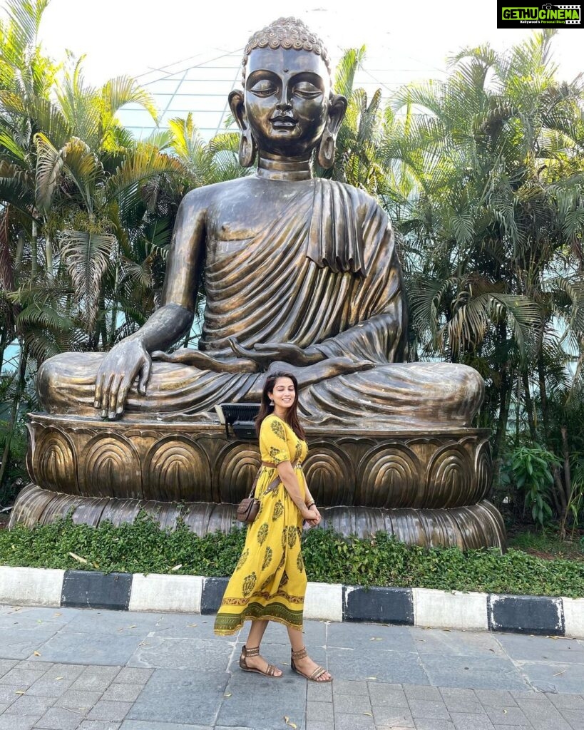 Shriya Tiwari Instagram - Aankhein khuli ho ya ho bandh pagal to humko banna hai 😂 Pc to my mommyy 😘 . . . . . . . . . . . . . . . . . . . . . . #post #buddha #weekend #friday #fridaynight #happiness #familytime #nature #aesthetics #greenery #drama #indowestern #style #fashion #instagram #instagood #instalike #instadaily #shriyatiwari #longwaytogostill Eskay Resorts