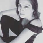Shriya Tiwari Instagram - Cuz it’s a cool trend! 🤓 #reelsinstagram #trending #trendingreels #reels #viral #explore #trendingaudio #portrait #mono #shriyatiwari #foryou