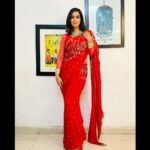 Shriya Tiwari Instagram - Be a stiletto in a room of flats. Though I don’t need stiletto! 😛 . . . . . . . . . . . . . . . . . #post #positivity #postoftheday #instagood #love #red #saree #navratri #tallgirls #traditional #inspiration #iconic #explore #foryou #portraitphotography #shotoniphone #happy #october #morning #savage #viral #instagood #instalike #model #actor #shriyatiwari #dhartiputranandini #kamyabhardwaj #longwaytogostill