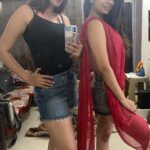 Shriya Tiwari Instagram - Bas bas kitna gussa @imjagratishelke 😂🙈 #geet #jabwemet #funnyvideos #masti #mastitime #trendingreels #friends #actorslife #actors #model #viralvideos #viral #comedy #funny #comedyvideos #shriyatiwari #imjagratishelke