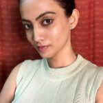 Shriya Tiwari Instagram - #FixTheFrizz with #NourishMantra best #hairstyling hack for sleek look #hairstyles. @deepikapadukone . . . . . . #reelsinstagram #trendingreels #collaboration #hacks #viralvideos #viral #instadaily #shriyatiwari #beautyhacks #share