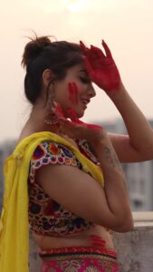 Shriya Tiwari Instagram - Wish you all a very happy, colourful and safe holi! 😘
Shot and edited by @jashpatel381 
#reelsinstagram #reels #trending #holi #holifestival #colorful #rangbarse #holireels #holirerasiya #cokestudio #folksong #dance #dancereels #happiness #instagram #instagood #instadaily #shriyatiwari