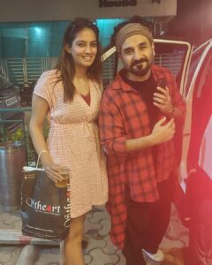 Shriya Tiwari Instagram - Whatttaaaa nighttt it wass!! 
Swipe to see some great people! ❤️
Thanks for inviting me @meet.d.artist i had so much funnn!!! ☺️
And also thanks for clicking my pictures. 🙈
.

.

.

.

.

.

.
#post #sunday #sundayfunday #throwback #comedy #standupcomedy #habitat #comedyvideos #comedians #virdas #virdasforindia #sayanigupta #happiness #fun #shriyatiwari #longwaytogostill