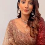 Shriya Tiwari Instagram - Mai November me paida hui hu! 🤪 #reelsinstagram #reelsvideo #funny #funnyvideos #comedy #reels #trendingreels #women #trending #explore #foryou #feed #instagood
