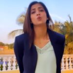 Shriya Tiwari Instagram - Kaho phir! 🙈 #reels #trendingreels #instagood #trending #love #feelings #viral #cute #bollywood #90ssongs #rhtdm #explorepage #explore #foryou