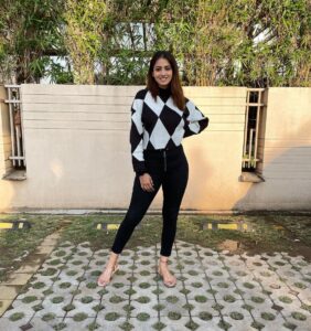 Shriya Tiwari Instagram - And it was well spent birthdayy!!! 🥳🥳🥳🥳
#latepost 🙂
.
.
.
.
.
.
.
.
.
.
.
#birthday #latepost #throwback #friends #family #love #happiness #happysoul #shotoniphone #photooftheday #birthday2022 #memories #missing #lifequotes #newlife #shriyatiwari #instagood #instamood #instagram #longwaytogostill