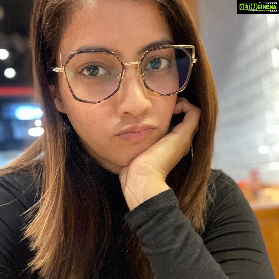 Shriya Tiwari - 1.8K Likes - And then the day ended with hippo plush 💗🐷
#pictures #outing #throwback #happiness #family #cute #stufftoy #hippoplush #monochrome #fashion #lifestyle #lifestyleblogger #pose #fashionista #fashionstyle #happylife #positivequotes #positivevibes #blacklove #model #anactor #shriyatiwari #inlovewithme #longwaytogostill