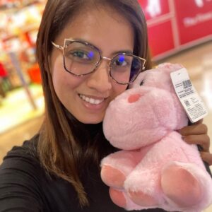 Shriya Tiwari Instagram - And then the day ended with hippo plush 💗🐷
#pictures #outing #throwback #happiness #family #cute #stufftoy #hippoplush #monochrome #fashion #lifestyle #lifestyleblogger #pose #fashionista #fashionstyle #happylife #positivequotes #positivevibes #blacklove #model #anactor #shriyatiwari #inlovewithme #longwaytogostill