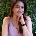 Shriya Tiwari Instagram - Be as picky with men as you’re with selecting pictures. 😜 Ps: I selected 3 out of 15 😛 . . . . . . . . . . . . . : . . . . . . . . . . . . . #coffeetime #coffee #instagood #instagram #instadaily #instalike #mood #moody #photooftheday #trending #fashion #instafashion #instamood #justlikethat #goodtimes #love #pose #portraitphotography #portrait #inlovewithme #anactor #model #shriyatiwari #longwaytogostill Chicago Pizza Lokhandwala