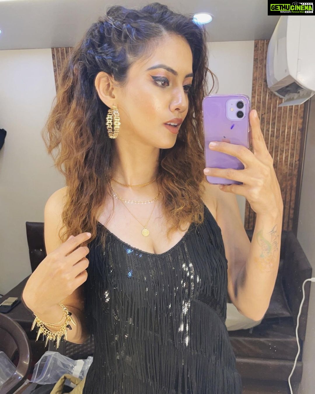 Shriya Tiwari Instagram - Going through a phase. 🙂✌️ . . . . . . . . . . . . . . . . . . . . . . . . . . . . . . . . . . . . . . . . . . . . . . . . . . . . . . #actor #model #blogger #cute #classy #photography #black #anactor #universequotes #universe #style #fashionphotography #southindianactress #teluguactress #portfolio #manifestation #belief #motivation #dreams #instagood #instagram #post #trending #passion #casting #telugufilms #punjabisongs #inlovewithme #lovemywork #longwaytogostill Madh Island,Mumbai