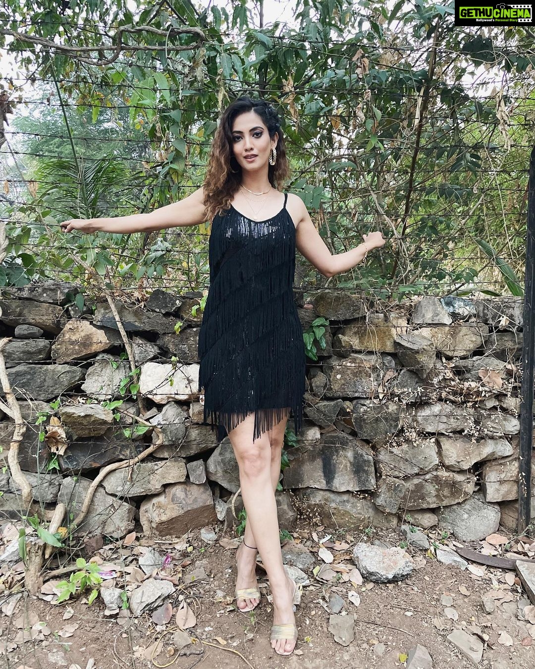 Shriya Tiwari Instagram - Going through a phase. 🙂✌️ . . . . . . . . . . . . . . . . . . . . . . . . . . . . . . . . . . . . . . . . . . . . . . . . . . . . . . #actor #model #blogger #cute #classy #photography #black #anactor #universequotes #universe #style #fashionphotography #southindianactress #teluguactress #portfolio #manifestation #belief #motivation #dreams #instagood #instagram #post #trending #passion #casting #telugufilms #punjabisongs #inlovewithme #lovemywork #longwaytogostill Madh Island,Mumbai
