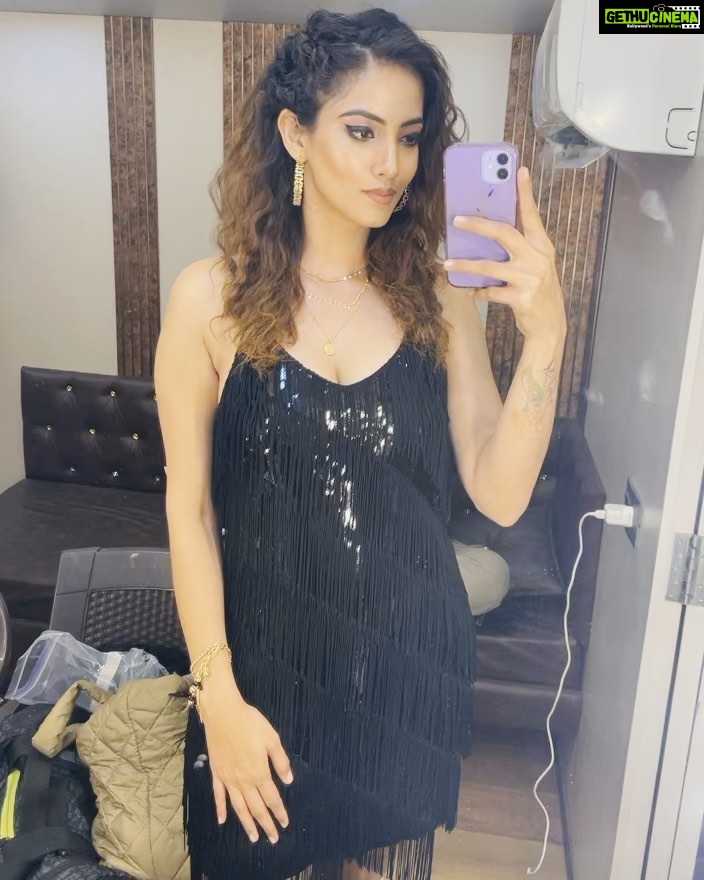 Shriya Tiwari Instagram - Going through a phase. 🙂✌️ . . . . . . . . . . . . . . . . . . . . . . . . . . . . . . . . . . . . . . . . . . . . . . . . . . . . . . #actor #model #blogger #cute #classy #photography #black #anactor #universequotes #universe #style #fashionphotography #southindianactress #teluguactress #portfolio #manifestation #belief #motivation #dreams #instagood #instagram #post #trending #passion #casting #telugufilms #punjabisongs #inlovewithme #lovemywork #longwaytogostill Madh Island,Mumbai