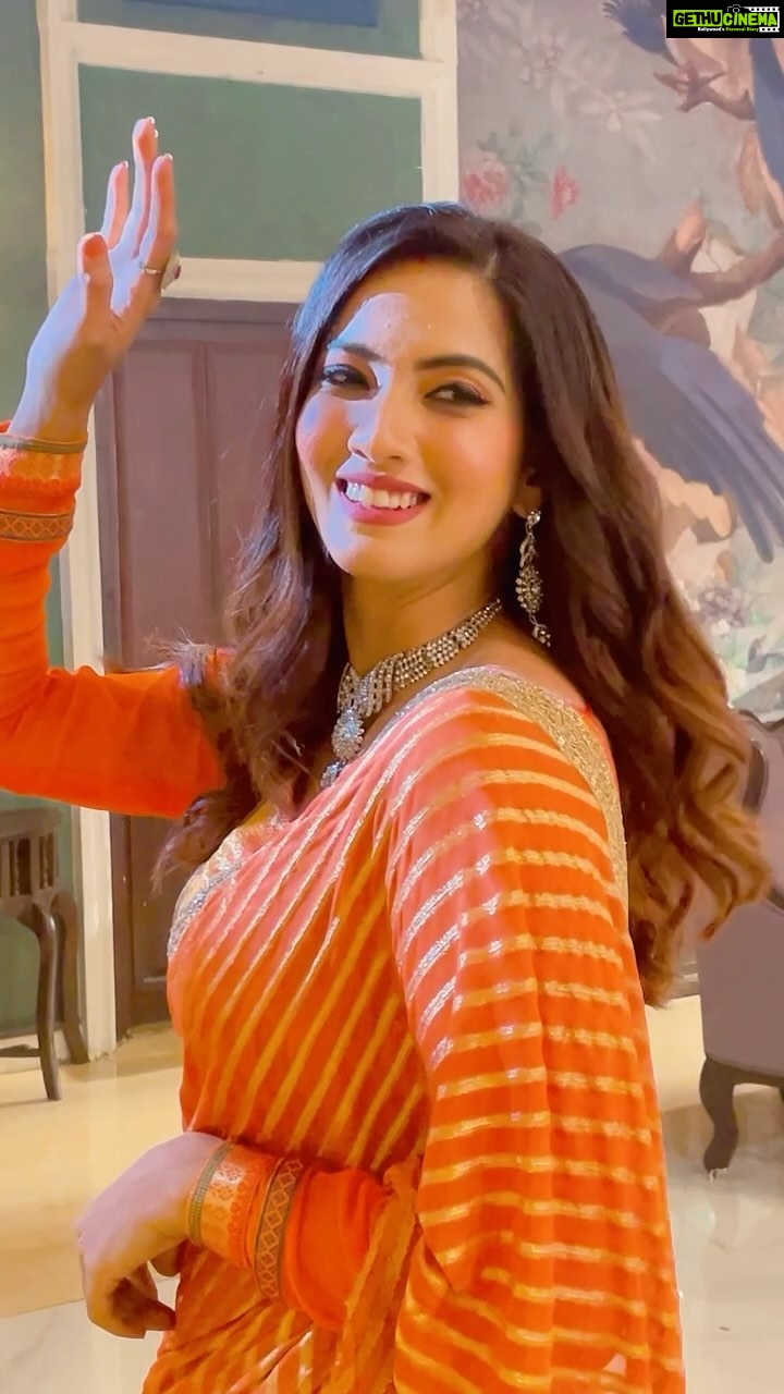 Shriya Tiwari Instagram - ❤️❤️❤️ Capturing at the best @ar_111ash #reelsinstagram #reels #instagram #trending #trendingreels #explore #foryou #viral #viralvideos #newmusic #bollywood #jaanejaan #indian #model #actor #kamyabhardwaj #shriyatiwari #traditional