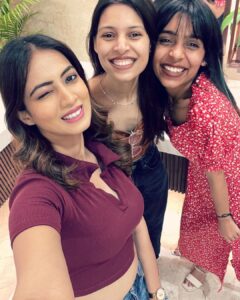 Shriya Tiwari Instagram - Bunch of photos clicked in washroom! 🤓
Pc: @_sshhhruti_  @okayyyhyee 
.
.
.
.
.
.
.
.
.
.
.
#dayout #washroomstories #photooftheday #photography #happiness #wellspent #mumbaidiaries #inorbitmall #cute #actor #model #indian #instadaily #instagram #evening #post #love #friends #real #shriyatiwari