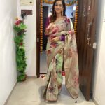 Shriya Tiwari Instagram - Let there be love and light! 🪔✨ . . . . . . . . . . . . . . . . . . . . . . . . . #post #diwali #diwali2023 #traditional #festival #trending #instadaily #instagram #instagood #sareelove #saree #love #family #candles #diya #family #familytime #happiness #shriyatiwari #longwaytogostill Surat, Gujarat