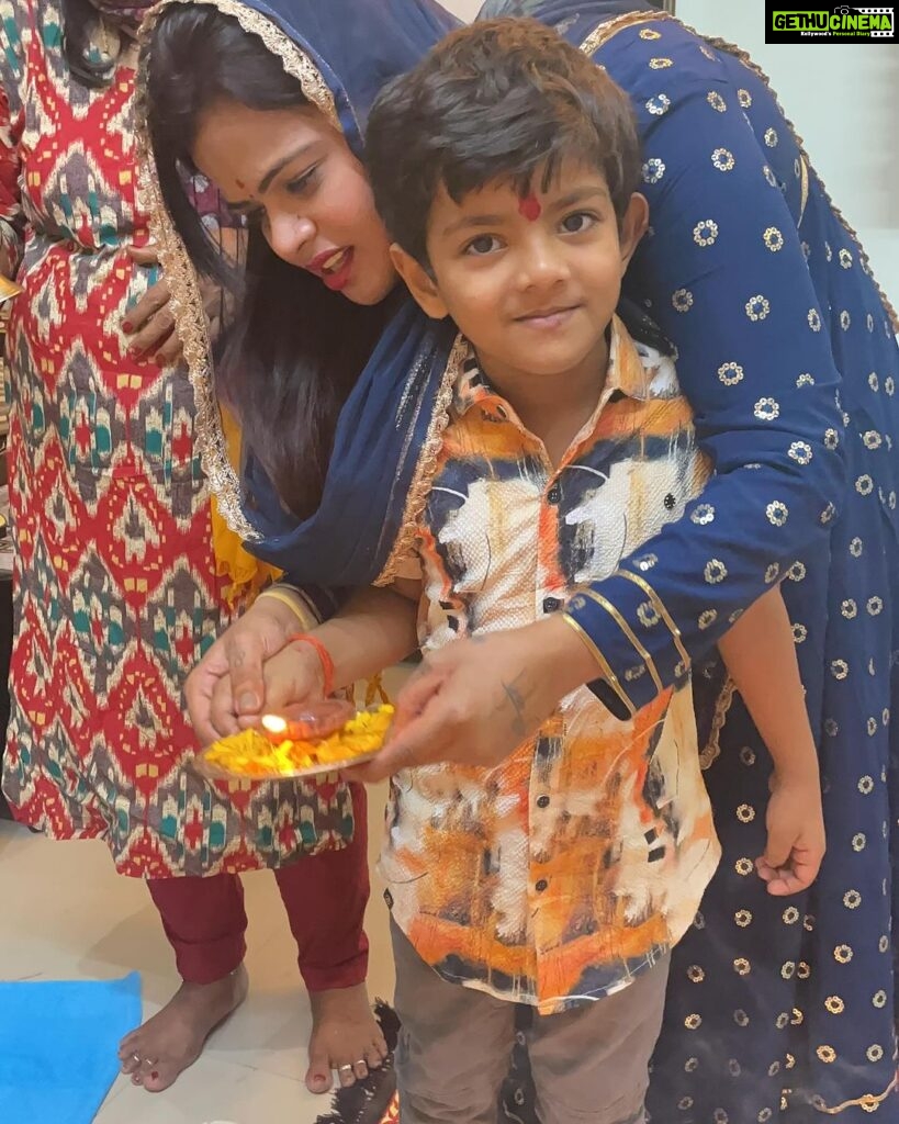 Shriya Tiwari Instagram - Let there be love and light! 🪔✨ . . . . . . . . . . . . . . . . . . . . . . . . . #post #diwali #diwali2023 #traditional #festival #trending #instadaily #instagram #instagood #sareelove #saree #love #family #candles #diya #family #familytime #happiness #shriyatiwari #longwaytogostill Surat, Gujarat