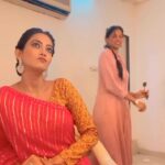 Shriya Tiwari Instagram - Fashionable kamya @iamshriyatiwari wamp in @dhartiputranandini @nazaratvofficial #fashion #fashionblogger #artistsoninstagram #comdy #fun #saree #makeupartist #bangles #india