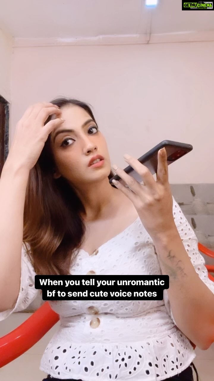 Shriya Tiwari Instagram - Arre yaar aise log mere hi palle kyu padte hain! 🤦🏻♀️ #reelsindia #reels #trending #funny #comedy #comedyvideos #funnyvideos #laugh #share #viral #explore #shriyatiwari #