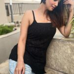 Shriya Tiwari Instagram – Hai koi? 😝🙈
#reels #bollywood #trending #aesthetic #dance #dancereels #terevaaste #viral #instagood #reelsinstagram #shriyatiwari