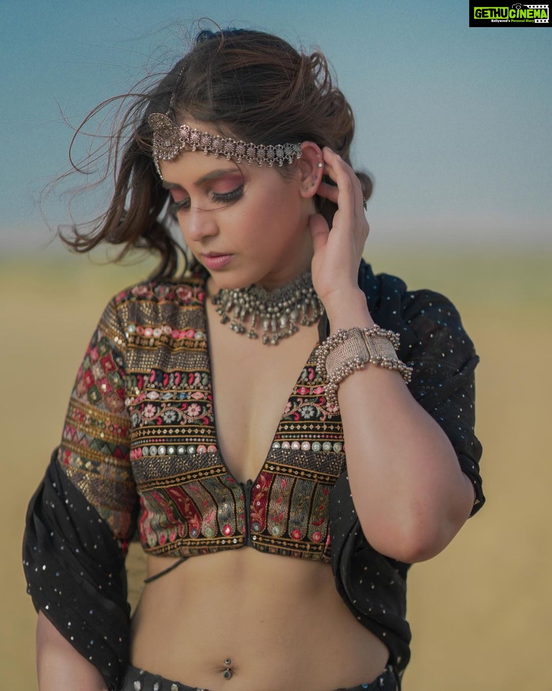 Shruthi Prakash - 34.2K Likes - I’ll never desert you 🧸⏳
Styled by @aashipurohit2
PC @parm__photography
2days to go for something amazing ♥️
@ashwanibasoya @arjitarv @puneetschalana @yourseventfully @vibhorhasija @subhankar_chatterjee_official @ohrajat @pareekjaishrut
#shrutiprakash #newsong #musicvideo #desertvibes #sand #comingsoon #hindi #yay