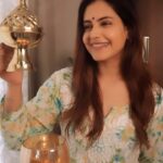 Shruthi Prakash Instagram - Crafting moments, one glow at a time⭐️ This Diwali, discover the beauty of @mydusaan ‘s Diya’s and lamps. Shot by ❤️ @motaabhaai #shrutiprakash #reelsvideo #diwali #decor #ad #explore #instagram #feelgood #love #home