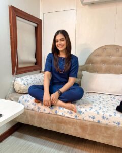 Shruthi Prakash Instagram - Minding mine 🧸♥️

Wearing this super comfy coord from @iamsaltpetre 🌻

#shrutiprakash #shootingdiairies #vanity #justme #shoot #newproject #hindi #focus #grateful
