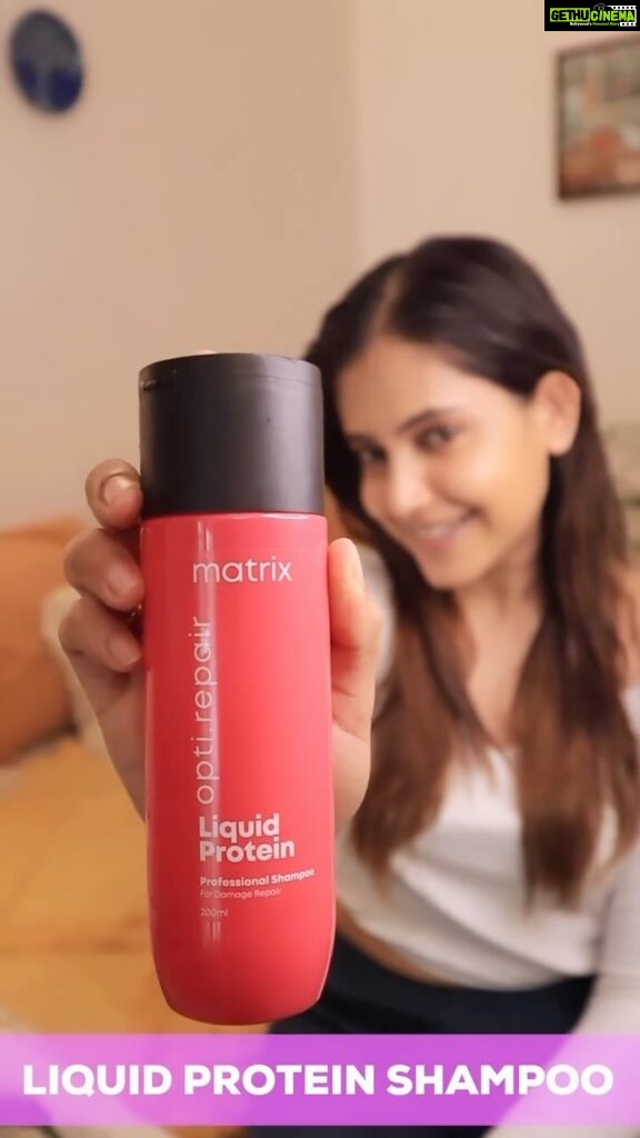 Shruthi Prakash Instagram - Celebrating Diwali while enjoying my new hair look with this Mocha Melt with @maitrix_Inc ❤️ Also to maintain the color I used the Matrix Opti Repair Liquid Protein system which consists of: -Liquid Protein Shampoo -Liquid Protein Conditioner -Liquid Protein Porosity Spray I am blown away with as my hair color is giving me this perfect glamorous look!😍 Would recommend that you guys do not miss out and head over to a Matrix salon near you to get your hair colored and definitely to get your hands on Matrix Opti Repair range now!! #Ad @maitrix Shot by ⭐️ @motaabhaai #DareToMelt #MaitrixColorMelt #MatrixIndia