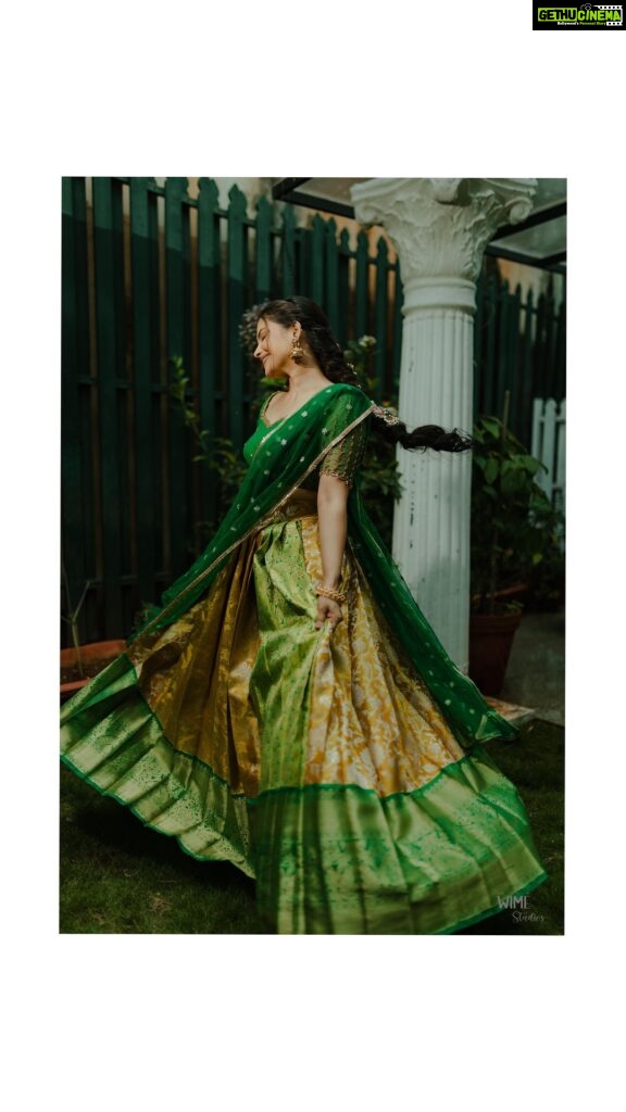 Shruthi Prakash Instagram - It is what it is 🧸🌻 Outfit @ragasutra_by_.kavyaharish Jewellery @kiran.bridal.jewelry PC @wime_studios Mua @glorykeithmakeover #shrutiprakash #reelsinstagram #ethnic #fashion #roots #culture #kannadiga #yellow #green #selfworth #love #respect