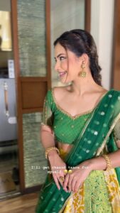 Shruthi Prakash Instagram - Had to do this ♥️
Also something cute coming up 🥺

Outfit @ragasutra_by_.kavyaharish
Jewellery @kiran.bridal.jewelry
PC @wime_studios
Mua @glorykeithmakeover 

#shrutiprakash #reelsinstagram #trending #langadawani #yellow #fashion #ethnic #feltpretty
