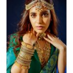 Shruthi Prakash Instagram - ‘HER’ and her deep brown eyes, she’s worth the world 🌟 #shrutiprakash #browneyes #jewellery #concept #shoot #soulsearching #peace