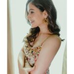 Shruthi Prakash Instagram - When you know you’ve got a thing for side profile 🫢 PC @wime_studios #shrutiprakash #picture #pose #smilena #spreadhappiness #ethnic