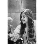 Shruthi Prakash Instagram - It’s sing o’clock🧸 Music produced by - @Yashxv.__ Mixed & Mastered by- @awwwwwwwwwniket at @audiokraftstudio Recorded, produced,mixed & mastered at @audiokraftstudio #shrutiprakash #réel #song #bajredasitta #music #happy #worth #you #studio #gaona