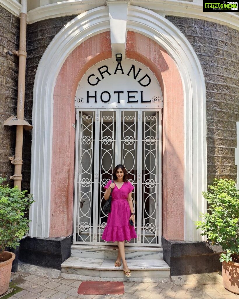 Shruthi Prakash Instagram - Pretty in pink and all🎀 PC @sandeepkriplani #shrutiprakash #town #sunday #somethingiscoming #yay