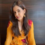 Shruthi Prakash Instagram - A little sunshine on your feed 🧸🌻 #shrutiprakash #yellow #smile #ethnic