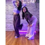 Shruthi Prakash Instagram - Outta sight but still on your mind 🫢 Thank you @archivira for this impromptu sessh!♥️ You’re the best🌟 Studio @clapptapstudio #shrutiprakash #dance #réel #fun #vibing #yay #trending